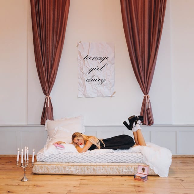 Teenage Girl Diary - Single