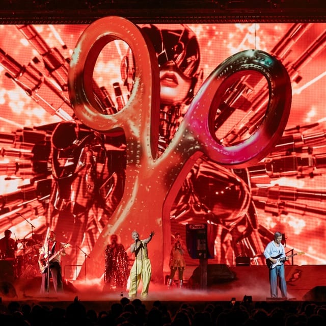 Laura (Live from The O2, London) - Single