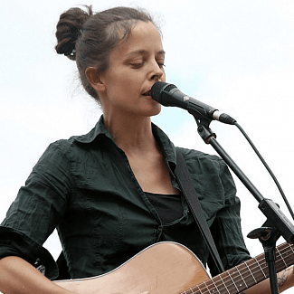 Clara Luzia