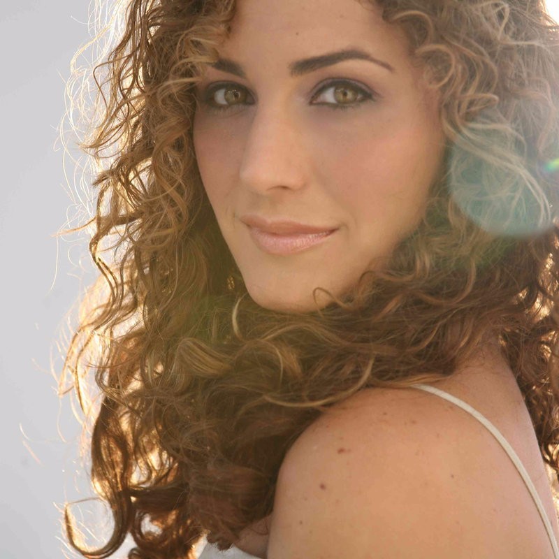 Samantha James