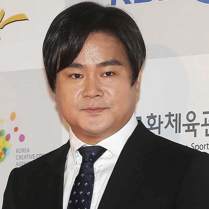 YOO YOUNG JIN (유영진)