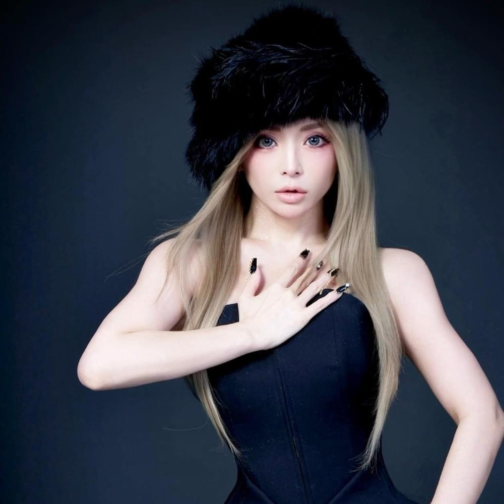 浜崎あゆみ (Ayumi Hamasaki)