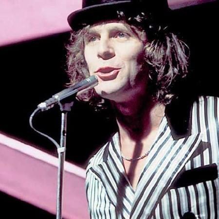Paul Nicholas