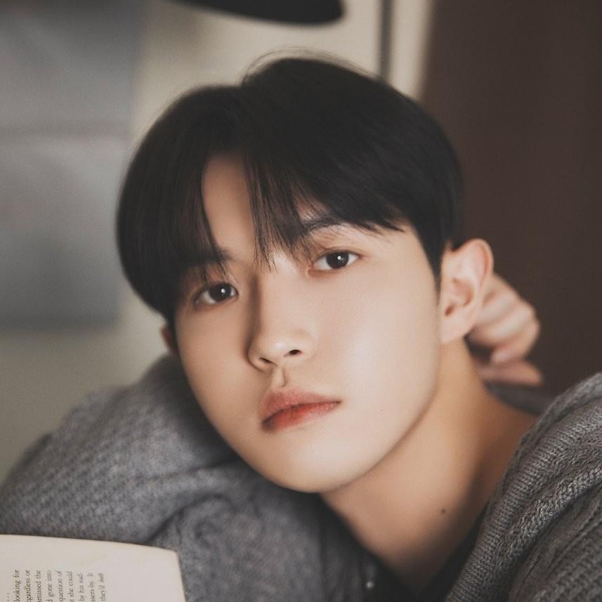 KIM JAE HWAN (김재환)