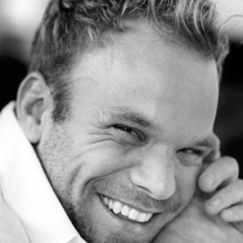 Norbert Leo Butz