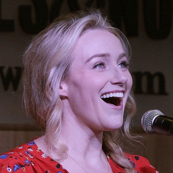 Betsy Wolfe