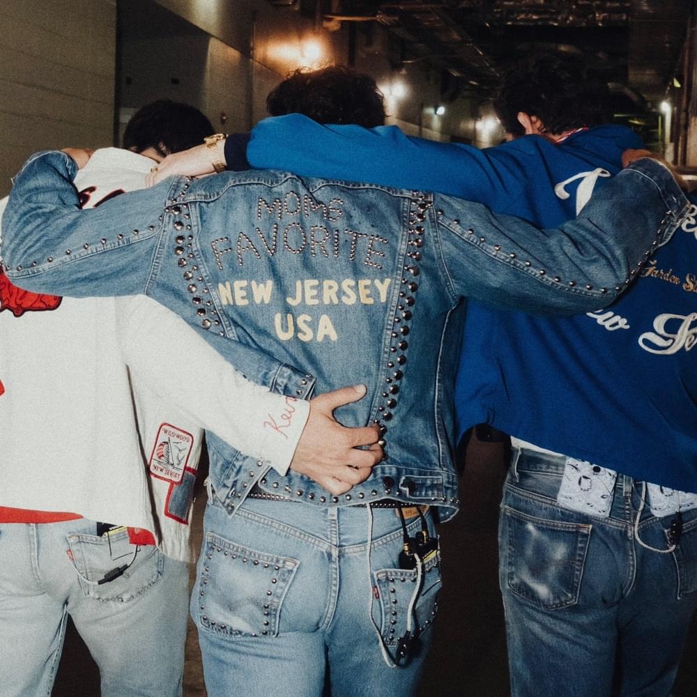 Greetings From Your Hometown (Deluxe Edition — MetLife Stadium Exclusive)