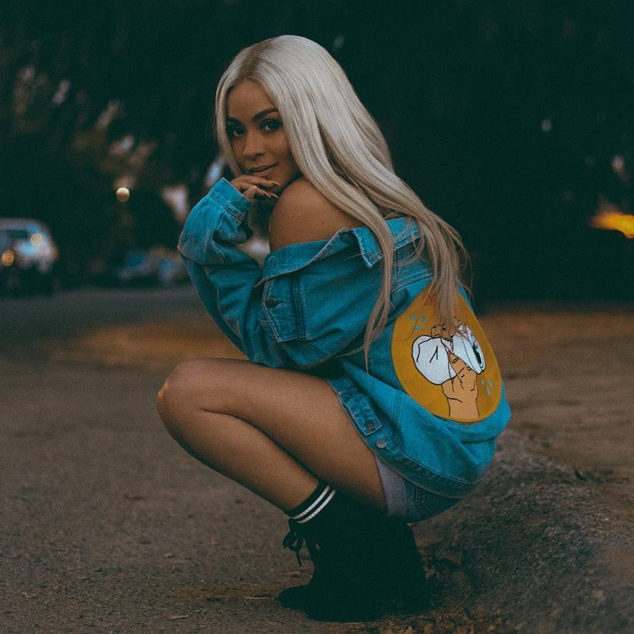 Alyxx Dione