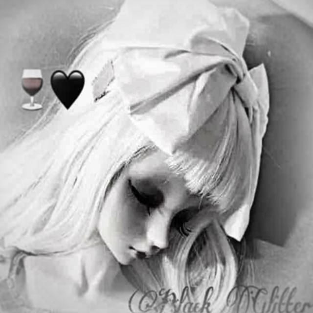 leaking black glitter