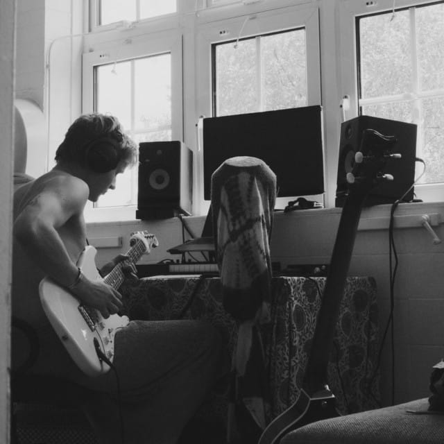 Caroline - Single