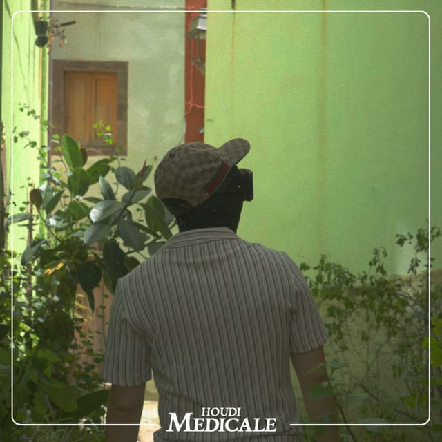 MÉDICALE - Single