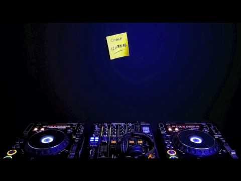 Pharrell Williams — Tarantulaz vs. Pharrell - Look No Wings (Dubclash)