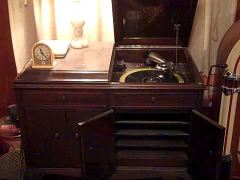 International Novelty Orchestra — NAT SHILKRET INTERNATIONAL NOVELTY ORCH. ELLIOT SHAW - JEALOUS - ROARING 20'S VICTROLA 215