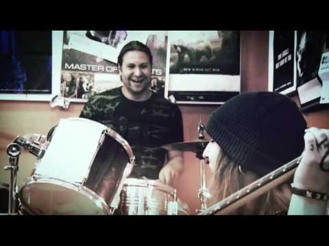 Children of Bodom — CHILDREN OF BODOM - Lookin' Out My Back Door