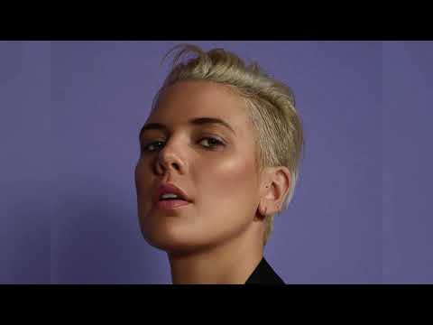 Betty Who — Betty Who - All this woman [LYRICS]