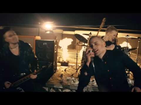 Smash Into Pieces — SMASH INTO PIECES - Colder (OFFICIAL MUSIC VIDEO)