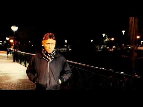 Rhoda Dakar — Walking After Midnight (Official Video)