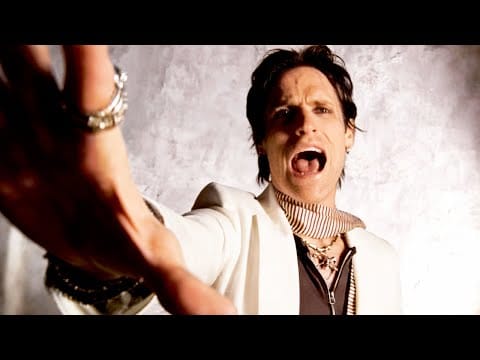 Buckcherry — Buckcherry - Sorry (Official Music Video)