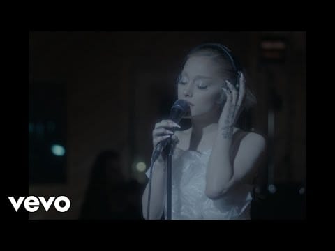 Ariana Grande — don’t wanna break up again (live version)