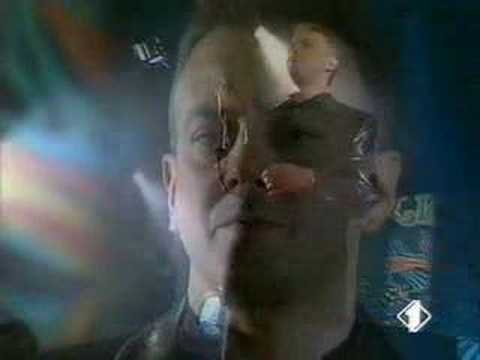 Enrico Ruggeri — Enrico Ruggeri - Oggetti smarriti - live 94 jammin's