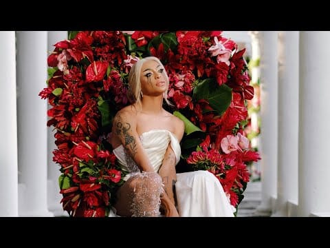 Pabllo Vittar — Pabllo Vittar - Ama Sofre Chora (Official Music Video)
