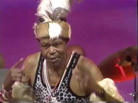 Mahlathini And The Mahotella Queens — Mahlathini & Mahotella Queens - Lilizela Mlilizeli