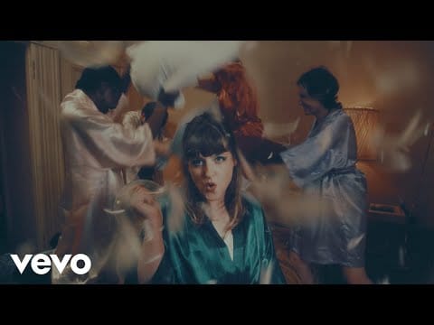 Molly Burch — Unconditional