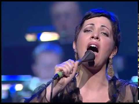 Madredeus — Haja O Que Houver - MADREDEUS & Flemish Radio Orchestra - EUFORIA (LIVE) (2002)