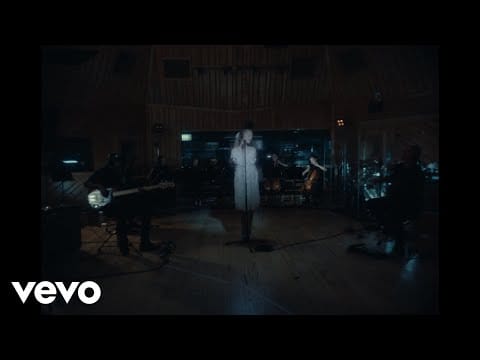 Ariana Grande — intro (end of the world) (live version)