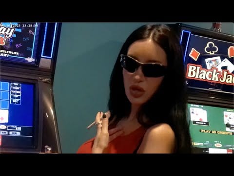 Julia Wolf — Loser- Julia Wolf [official music video]