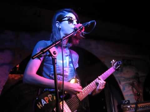 Broadway Broadcasters — Colleen Green - Jesse Has A New Girl (Live @ The Shacklewell Arms, London, 01/08/15)