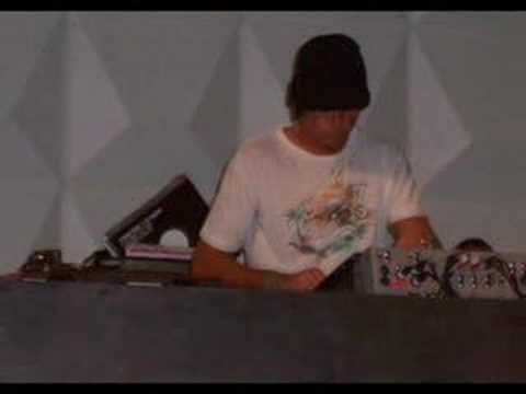 Tommy Vee — Tommy Vee Vs Diego Broggio - Over And Over