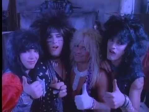 Mötley Crüe — Mötley Crüe - Smokin' In The Boys Room (Official Video)