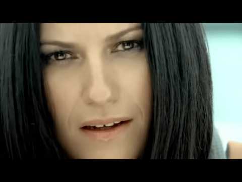 Laura Pausini — Laura Pausini - En Cambio No (Official Music Video)