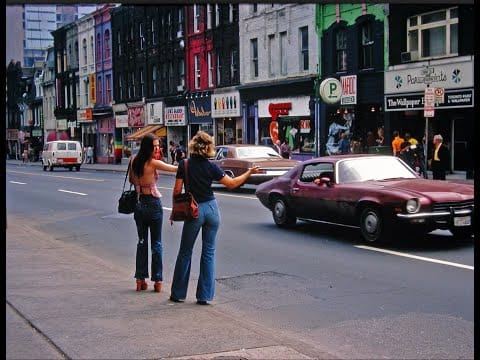 The Hollies — Wiggle That Wotsit - The Hollies  (1977)