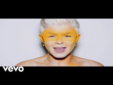 Robyn — Cobrastyle