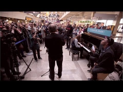 Grand Corps Malade — Grand Corps Malade et Richard Bohringer - Course contre la honte (Live dans les gares)