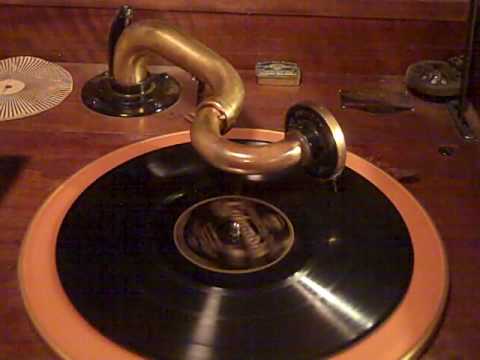 Guy Lombardo And His Royal Canadians — GUY LOMBARDO'S ROYAL CANADIANS VIVA-TONAL - C H A R M A I N E ! - ROARING 20'S VICTROLA
