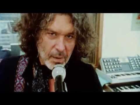 Doyle Bramhall II — Doyle Bramhall II - Mama Can't Help You (Music Video)
