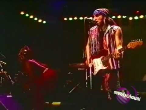 Little Steven And The Disciples Of Soul — LITTLE STEVEN 1982 live -Under The Gun-