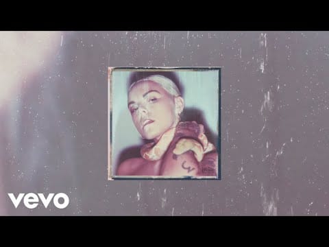 Lauren Sanderson — Lauren Sanderson - In The Middle (Acoustic - Audio)