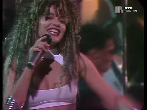 Banda Sucesso — Lena Coelho & Banda Sucesso - Fintas de Amor (Roque e Role 1988)