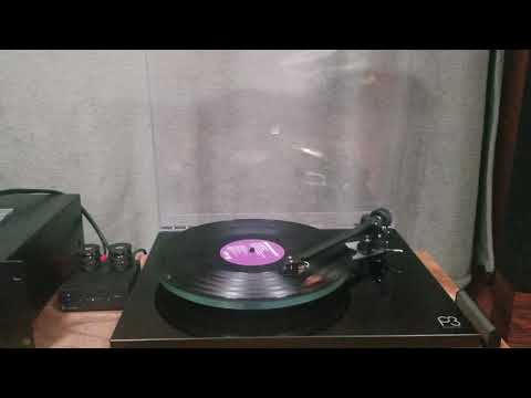 Technikore — [HARDCOREMASIFEP1 B2] Technikore ft. Angel Eyez - Follow The Light [2008]