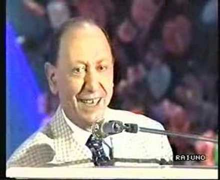 Renato Carosone — Renato Carosone - 'Na Canzuncella Doce Doce (Sanremo 1989)