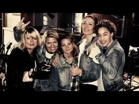Cocktail Slippers — "Cha Cha's Place" - Cocktail Slippers (music video)