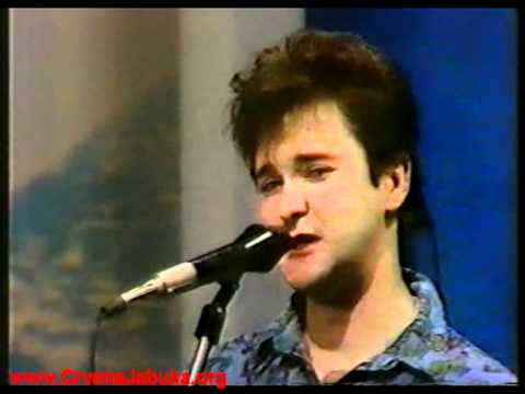 Crvena Jabuka — CRVENA JABUKA  - BJEŽI KIŠO S PROZORA  (prva postava) tv studio 1986.g