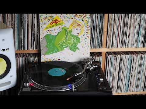 The Chaplin Band — The Chaplin Band - Dancing On Townsquare (1982) - B3 - Il Veliero