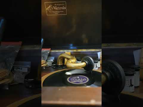 Missouri Jazz-Band — My Little Hope Chest - (Rodman Lewis) The Clevelanders Domino Records #4520 1930