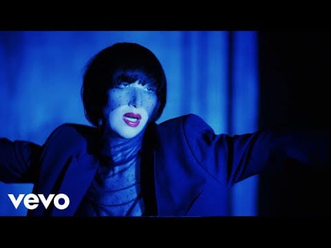Yeah Yeah Yeahs — Burning