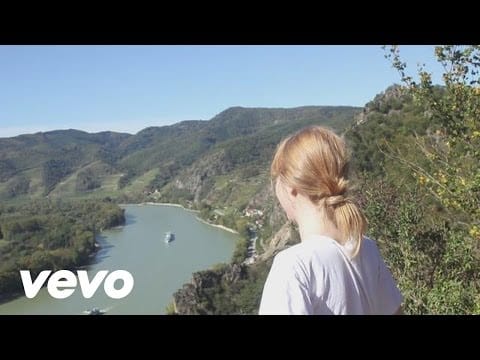 Lucy Rose — Middle of the Bed
